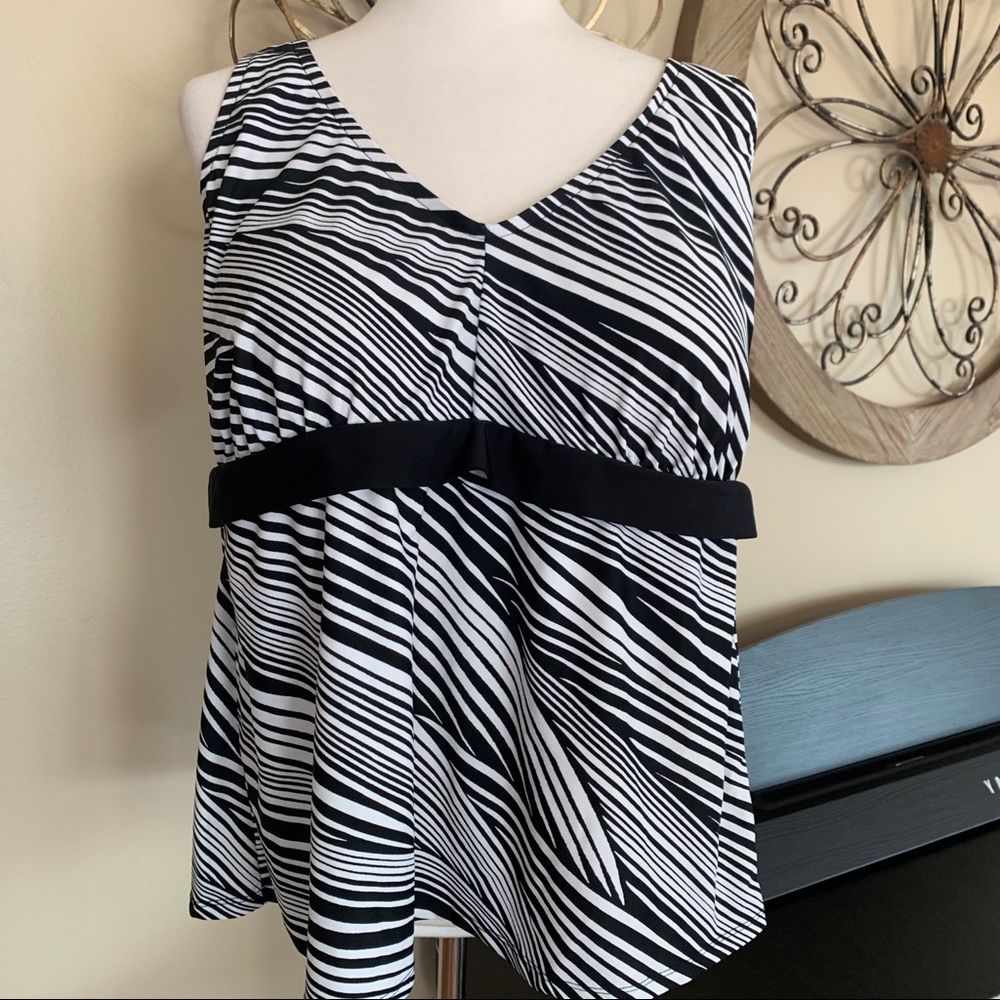 AVA & VIV Size 22W Black & White Tankini Swimsuit Top